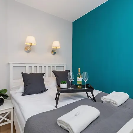 Solna Apartment With Parking Cracow By Noclegi Renters Krakow Exterior photo