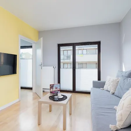 Solna Apartment With Parking Cracow By Noclegi Renters Krakow Exterior photo