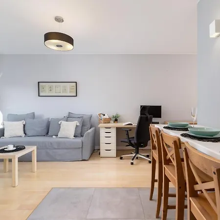 Solna Apartment With Parking Cracow By Noclegi Renters Krakow Exterior photo